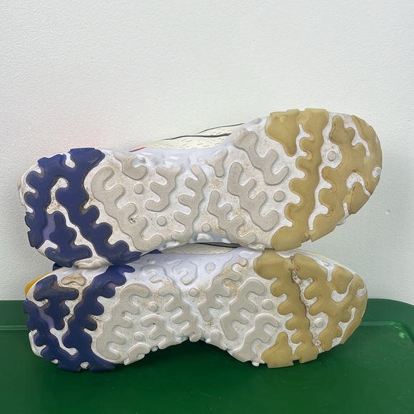 WOMEN’S NIKE REACT VISION SNEAKERS - Picture 4 of 4